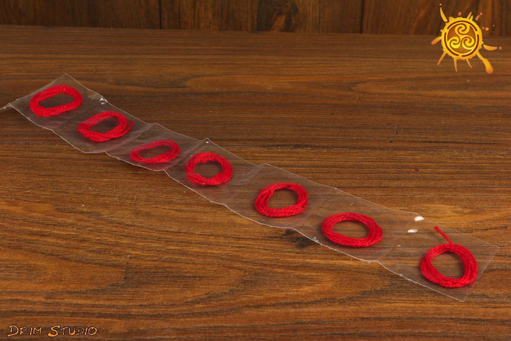 Czerwona Nitka do zawiązania na nadgarstku ZESTAW 7 nitek - silny amulet ochronny przed złorzeczeniem