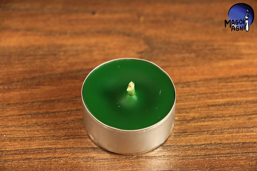 Ciemno zielona Świeca Tealight - zapach naturalny